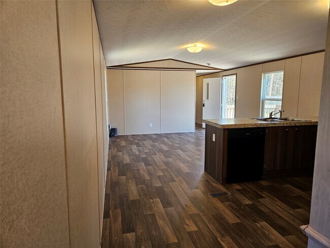 Building Photo - 16299 Crockett Martin Ests Dr