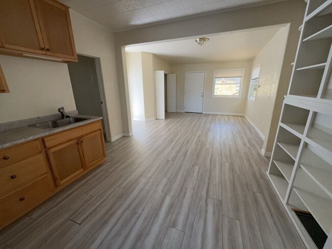 Building Photo - Charming 2 Bed 1 Bath home located in Eureka