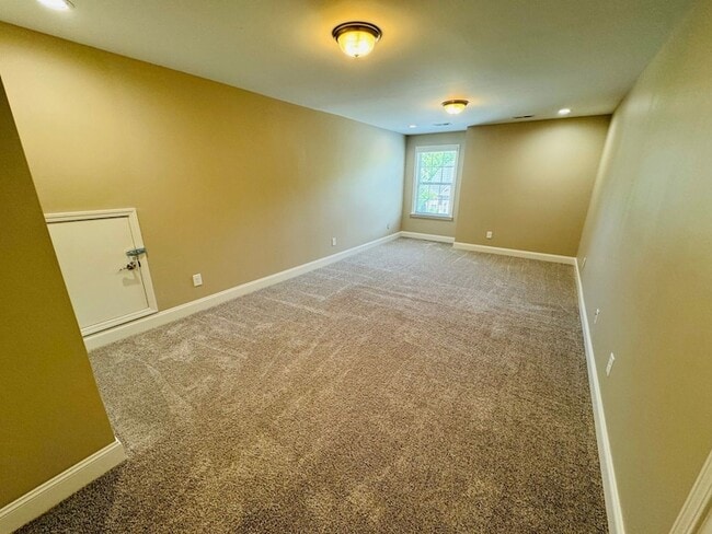 Building Photo - 1015 Callaway Dr