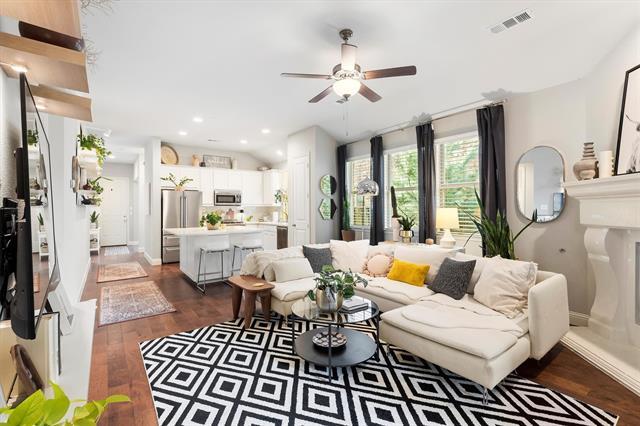 Building Photo - 4520 Del Rey Ave