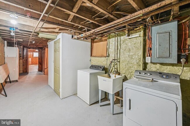 Building Photo - 5632 Belair Rd