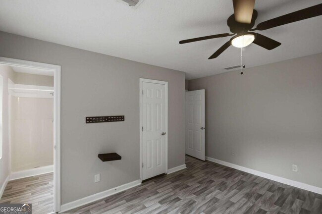 Building Photo - 218 Mill Creek Pl