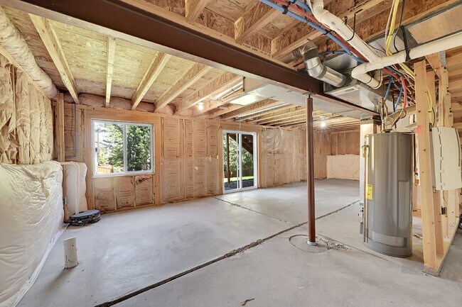 Building Photo - $2,295.95 - 4 bedroom, 2.5 baths, Charming home in Fountain with Big Fenced in Yard!