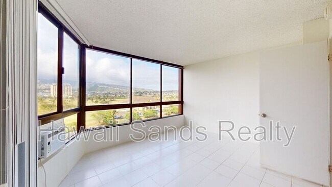 Building Photo - 320 Liliuokalani St