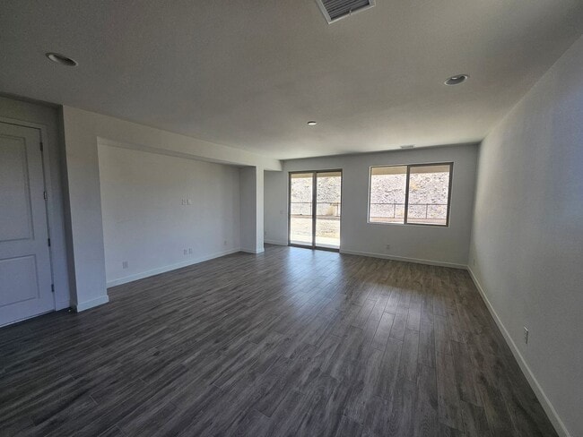 Building Photo - Imoroved Pricing!  Brand New Laughlin Ranch Home