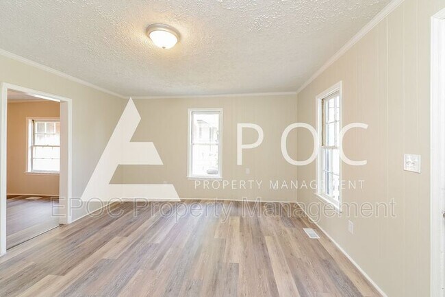 Building Photo - 2616 Manchester St