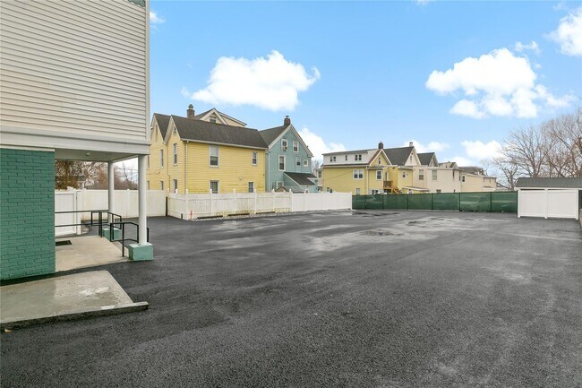 Building Photo - 92 S Highland Ave