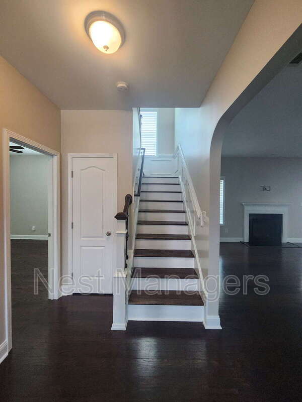 Building Photo - 113 Tellmont St
