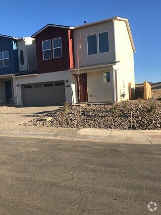 Building Photo - CORNER LOT - END UNIT - NO YARD TO MAINTAI...