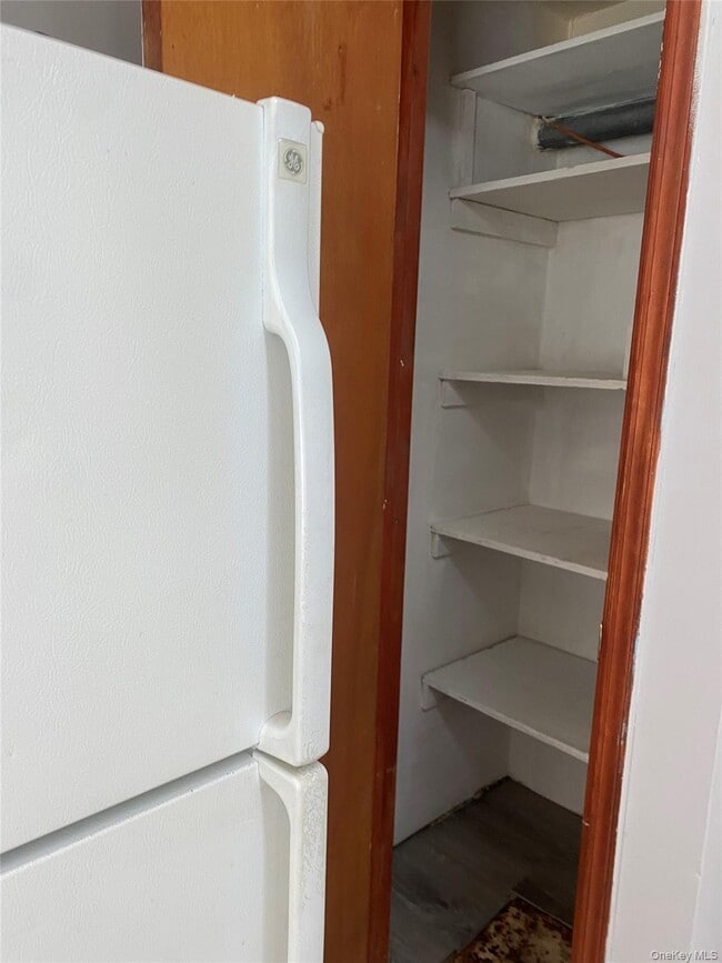 Building Photo - 974 Suffolk Ave