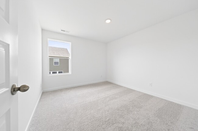 Building Photo - 7060 Sutton Dr