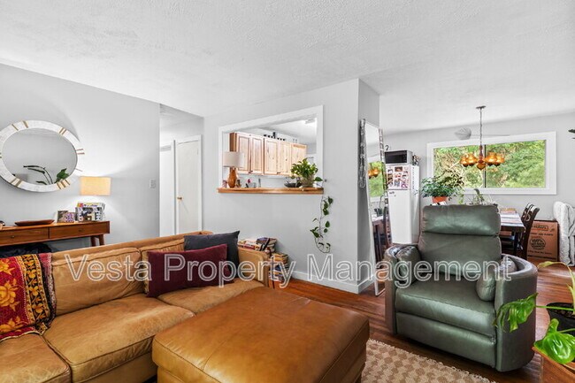 Building Photo - 68 Greeley St