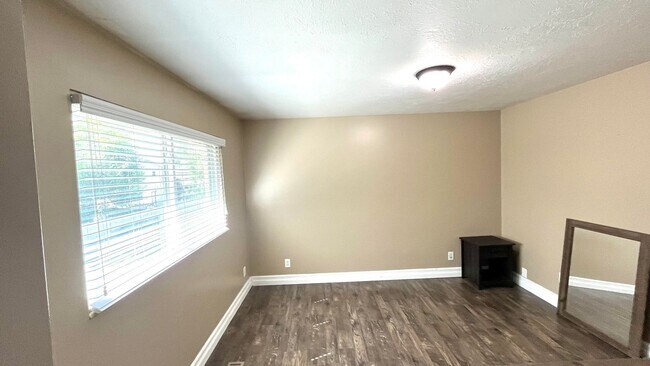 Building Photo - 5658 South Village Circle