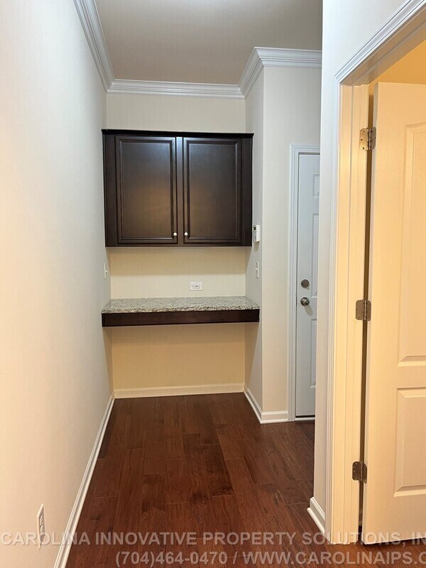 Building Photo - 385 Hawks Creek Pkwy