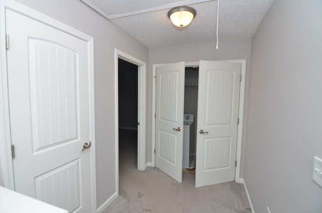 Building Photo - 2455 New Holland Cir