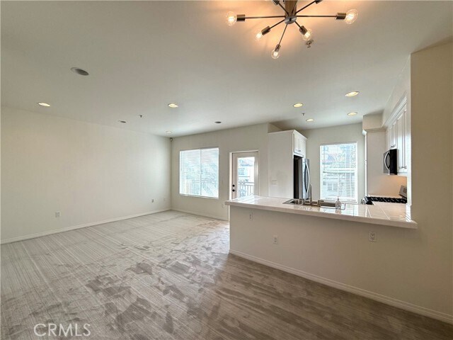 Building Photo - 6020 S Seabluff Dr