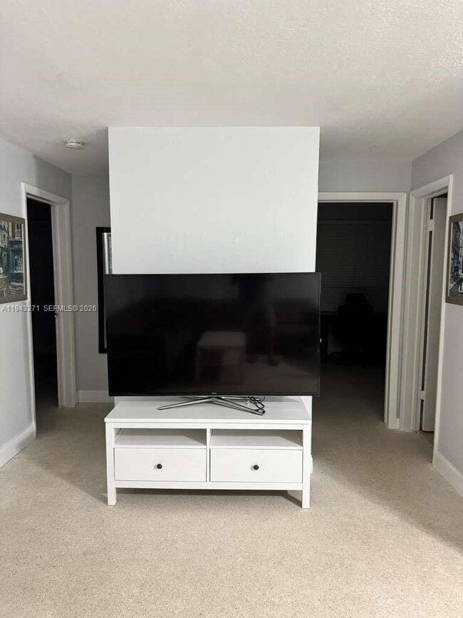 Building Photo - 1610 Hayes St