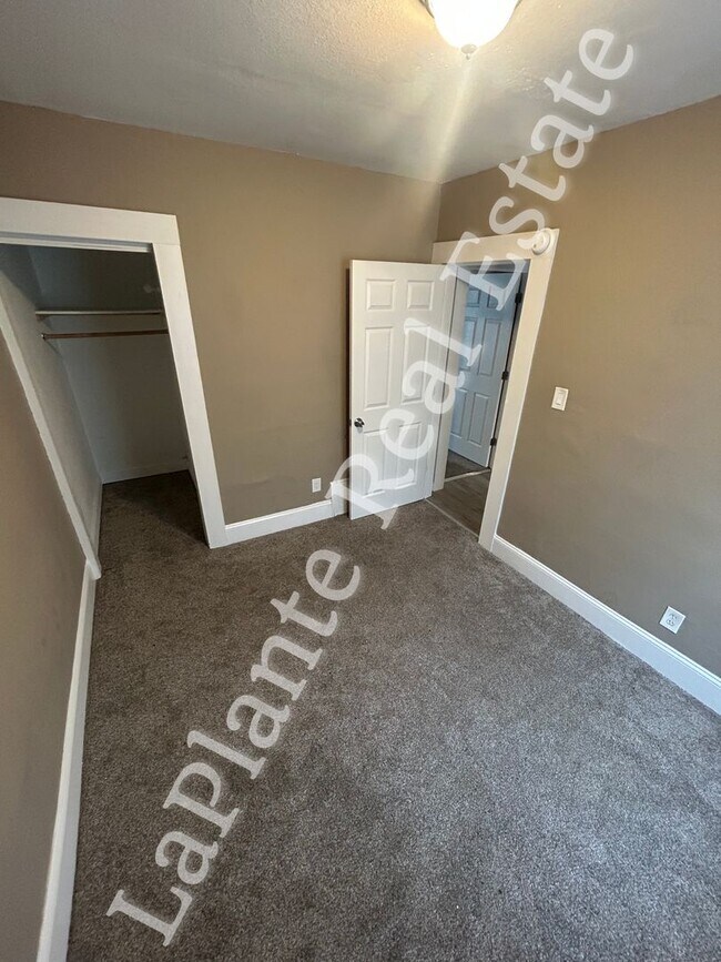 Building Photo - 2424 Airport Hwy