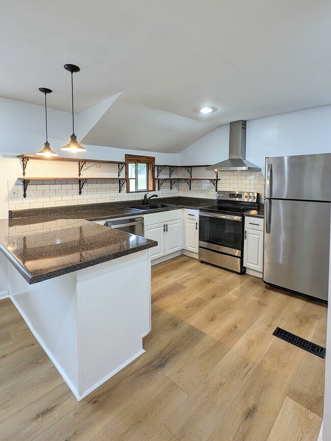 Building Photo - 520 48th St S