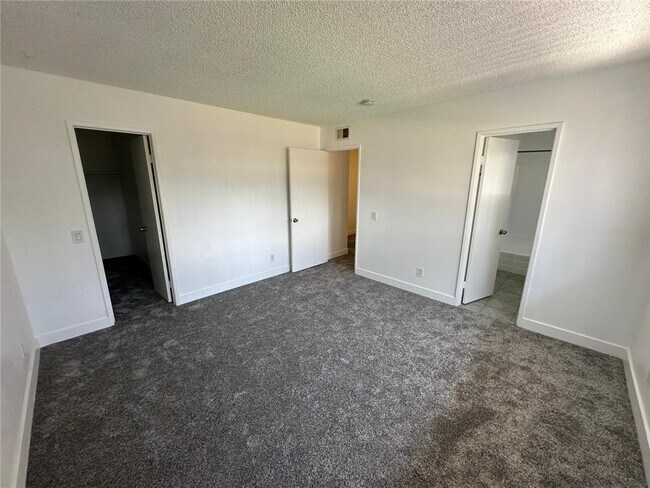 Building Photo - 1501 E Fairfield Ct