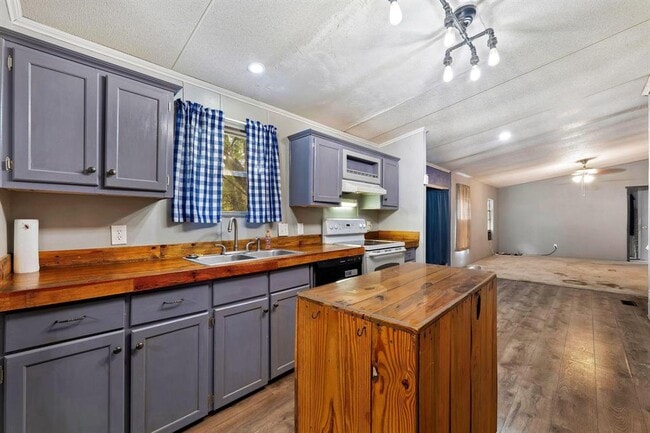 Building Photo - 14430 E Farm to Market 1431