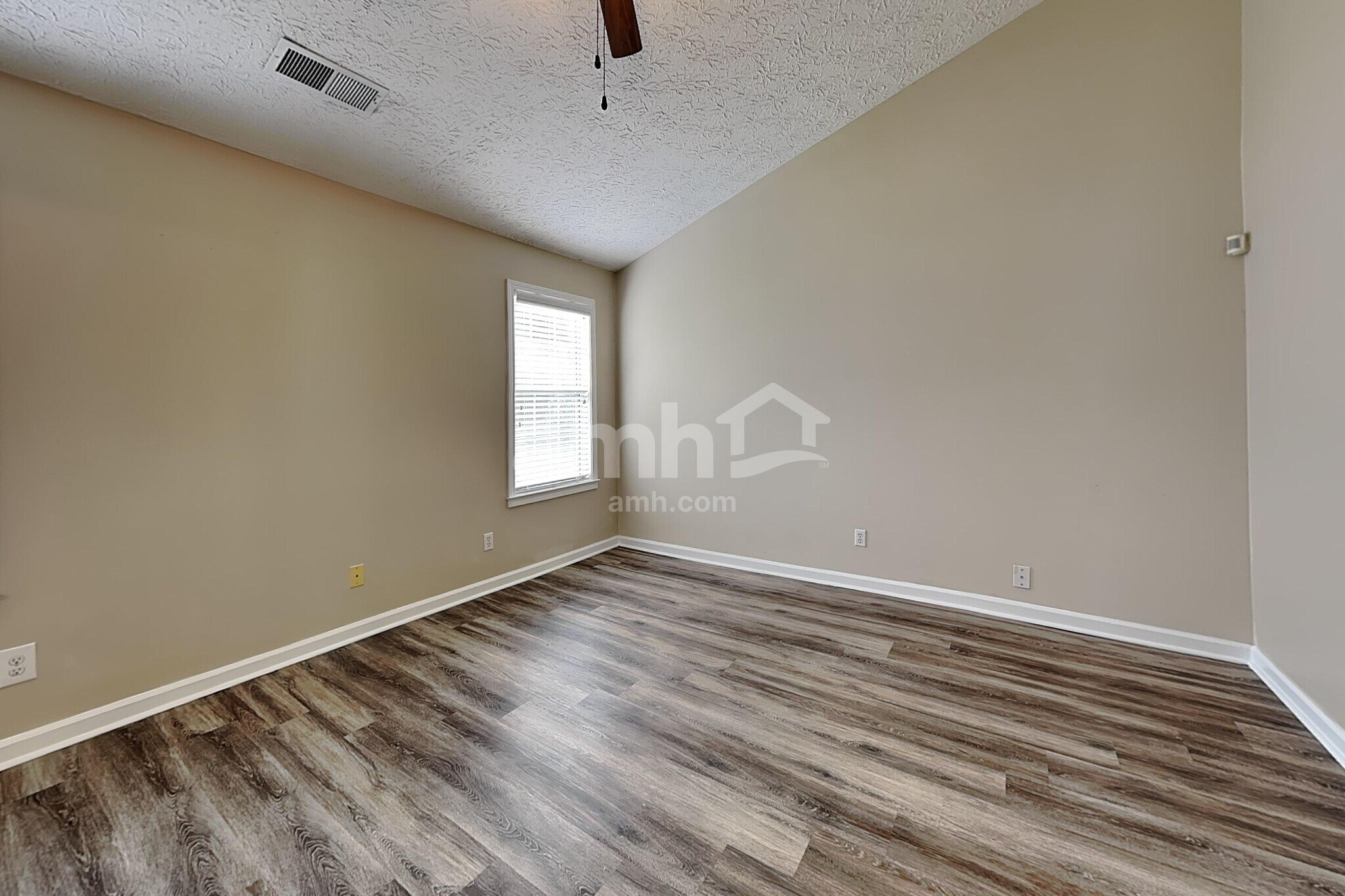 Building Photo - 2510 Baysridge Dr NW