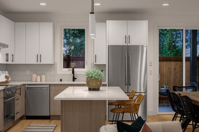 Building Photo - 2bd/3ba Kirkland Home