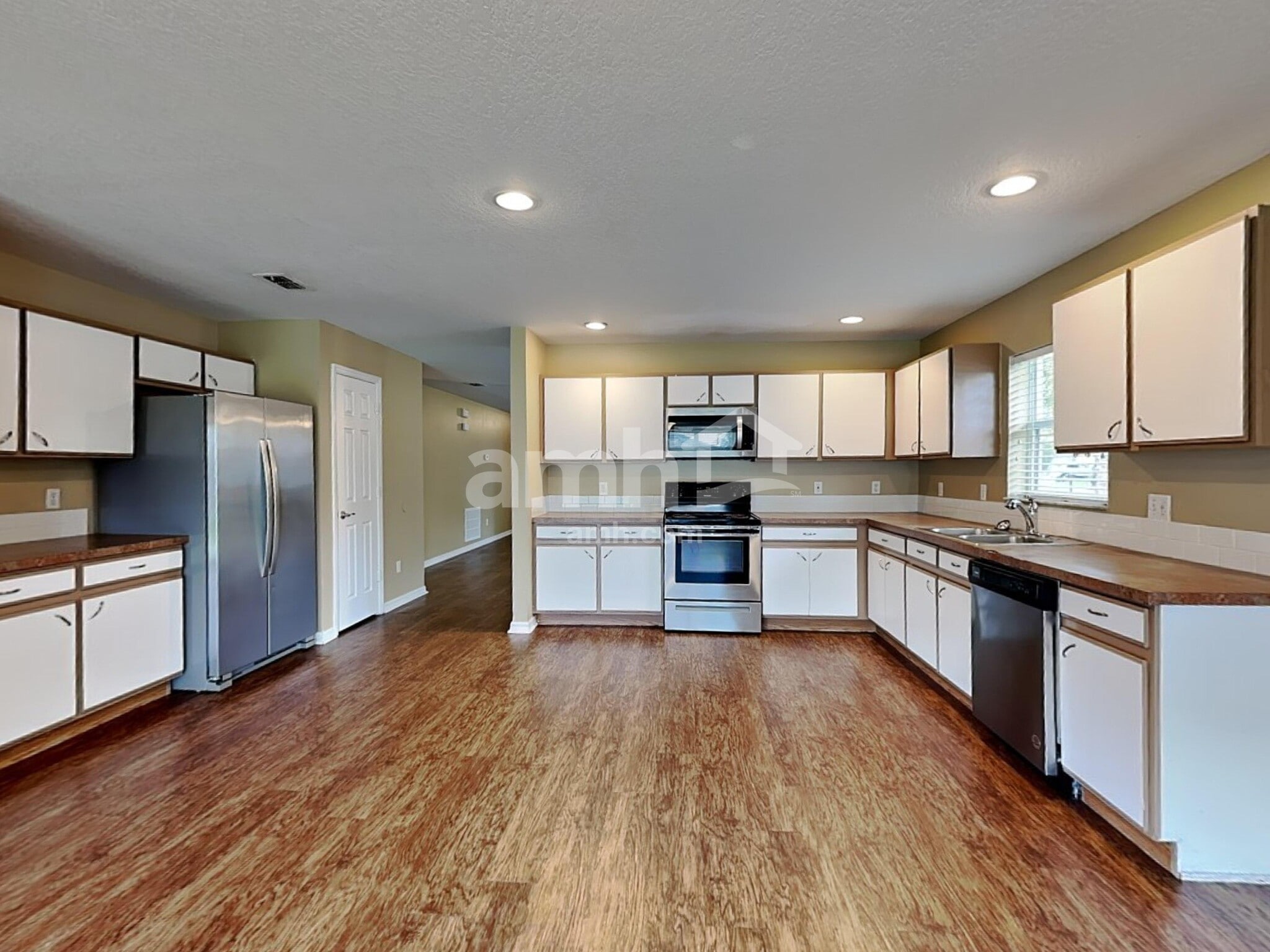 Building Photo - 15601 Sarcee Ct