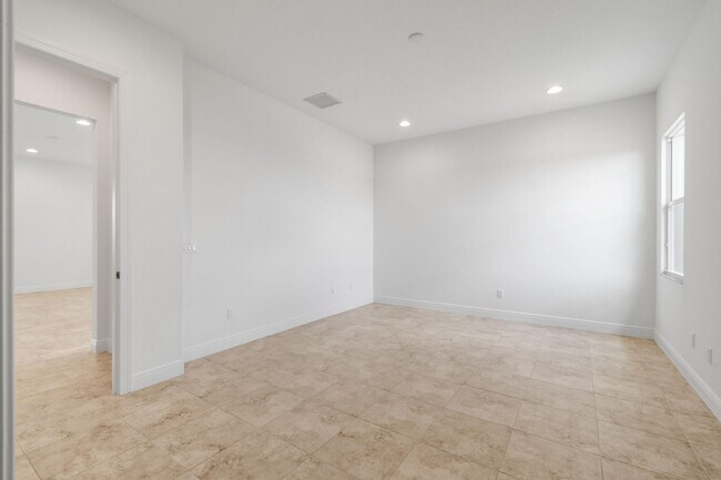 Building Photo - 9019 SW Terzi Wy