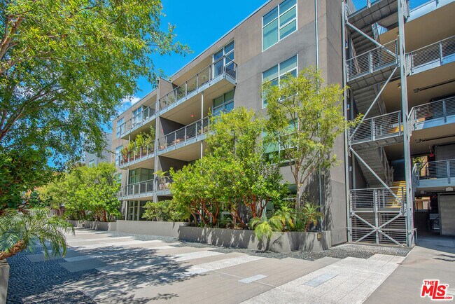 Building Photo - 4080 Glencoe Ave