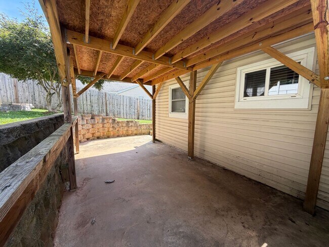 Building Photo - 33 Huffman Rd