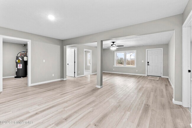 Building Photo - 58 Riverside Ln