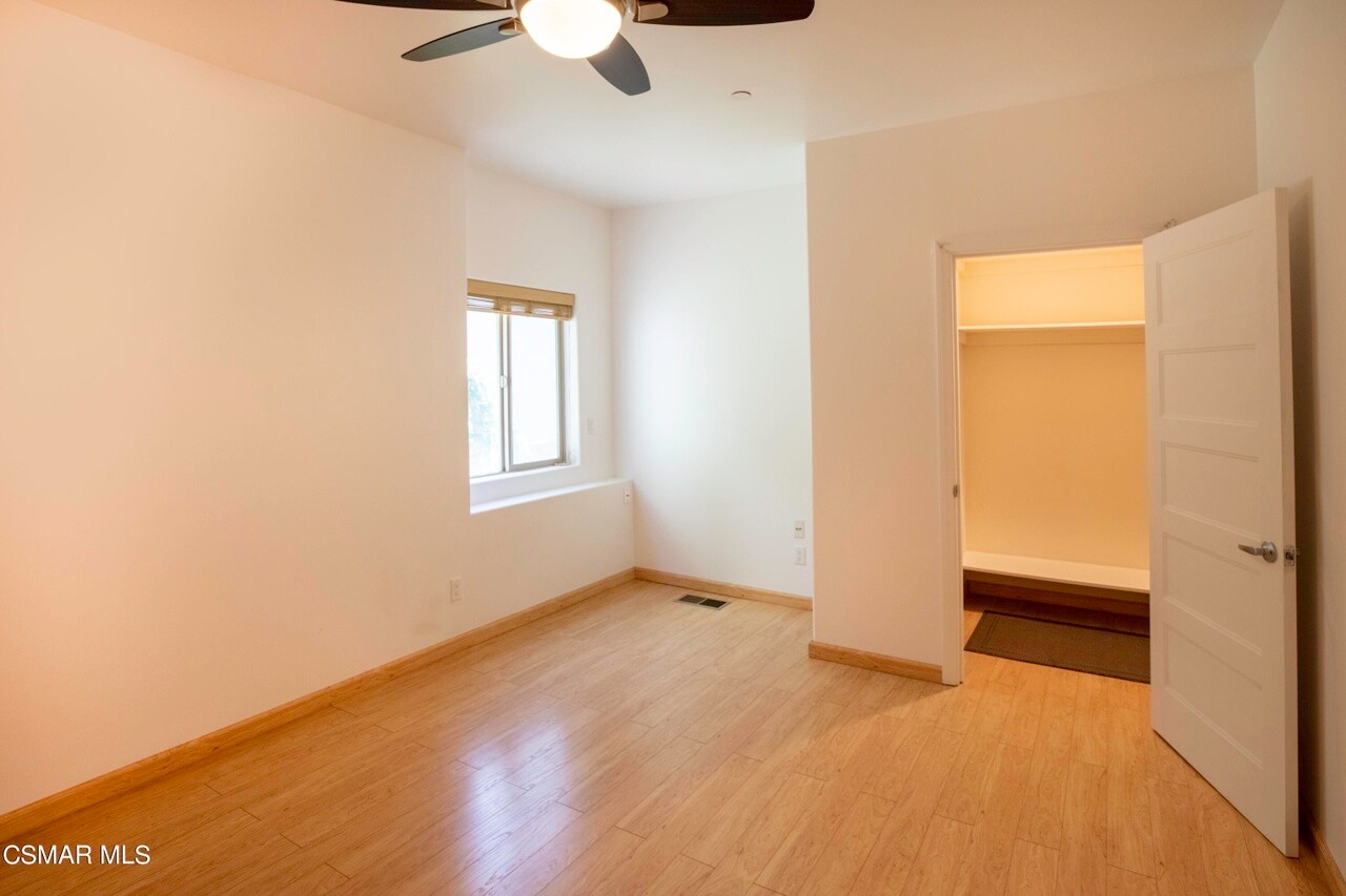 Building Photo - 5293 Calatrana Dr