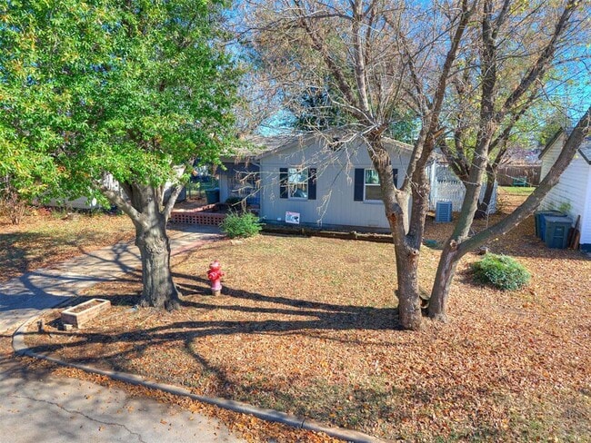 Building Photo - 816 S Santa Fe Dr