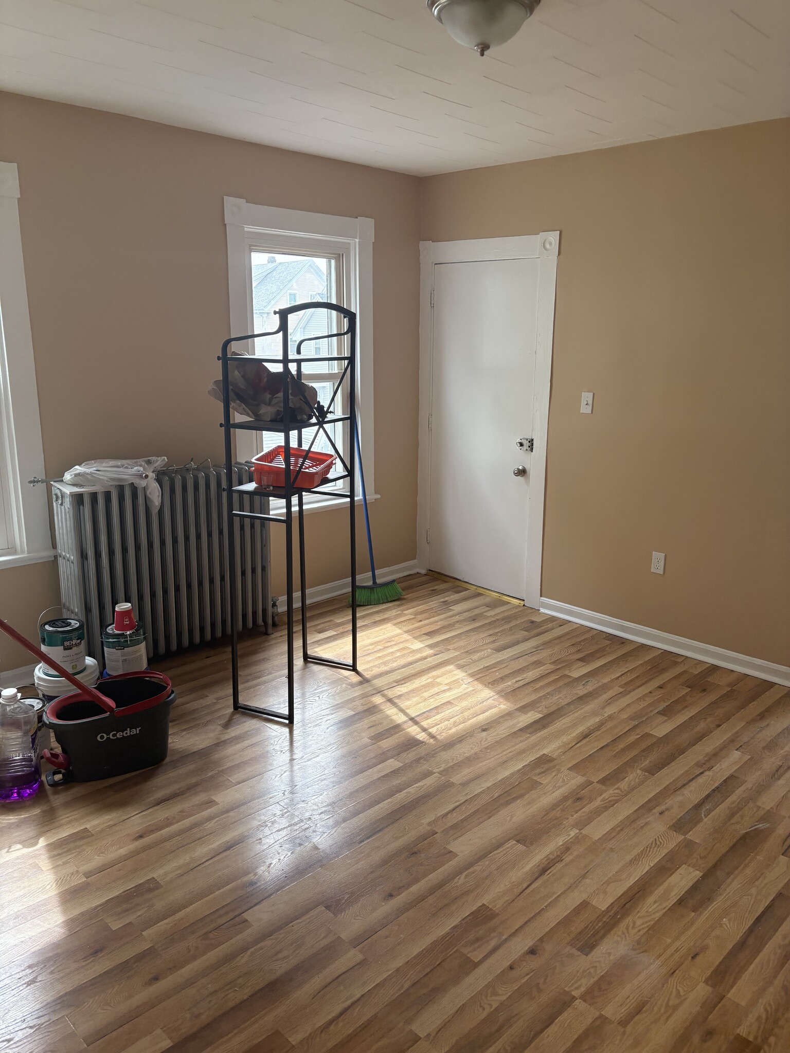 Kitchen room. - 121 Bonney St