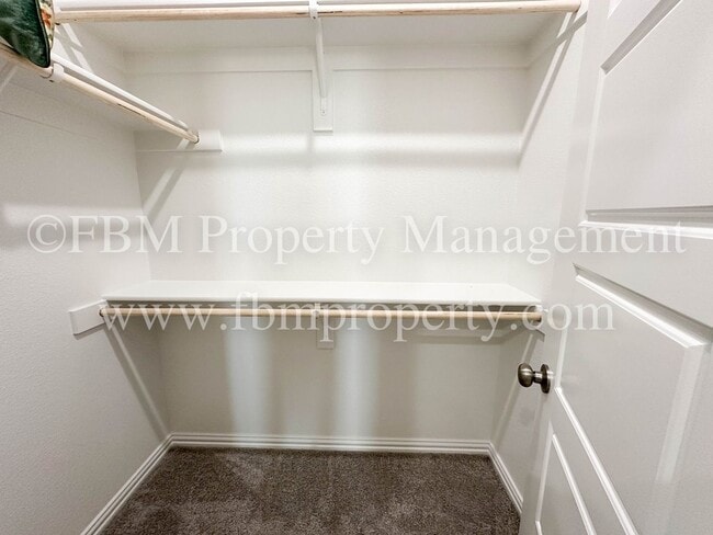 Building Photo - 2089 Luna Dr