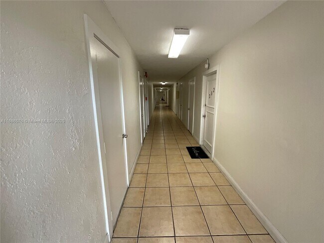 Building Photo - 2775 Taft St