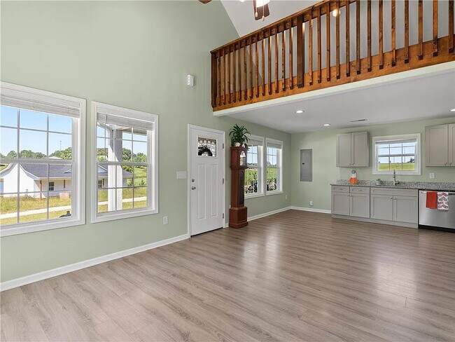 Building Photo - Beautiful 3 Bedroom Home in Country Setting