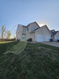 Building Photo - 505 NE 1st St