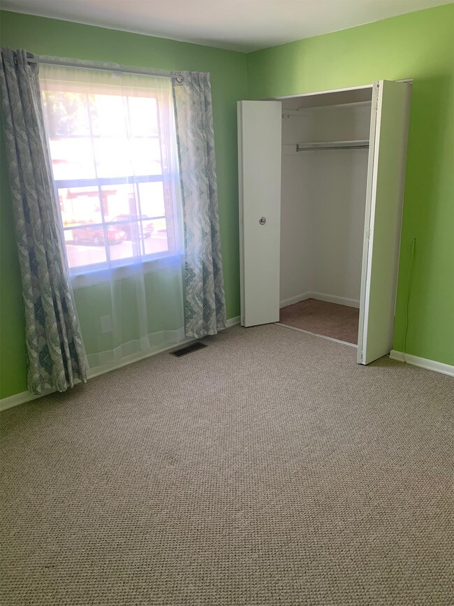 Building Photo - 1531 Stowmarket Ct