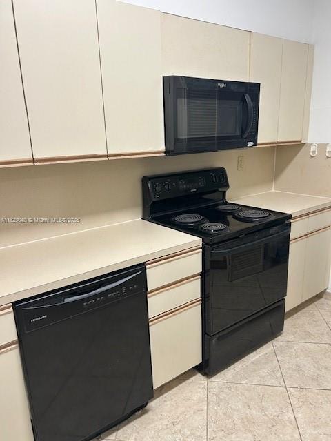 Building Photo - 8816 Collins Ave