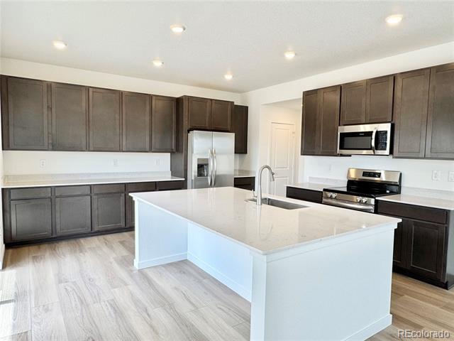 Building Photo - 4858 Astor Pl