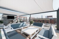 Building Photo - Quarter III