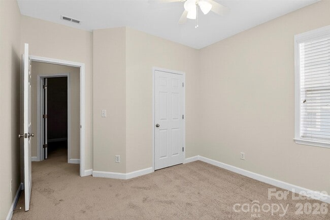 Building Photo - 9315 Rosalyn Glen Rd