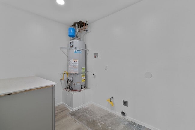 Building Photo - Moh116