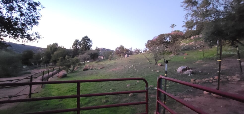 Building Photo - 434 Summerhill Ct