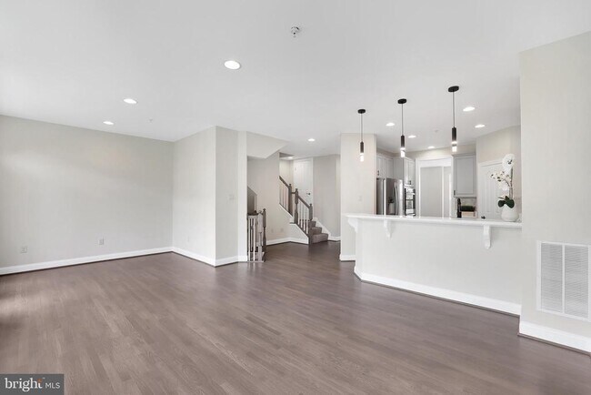 Building Photo - 9769 Northern Lakes Ln