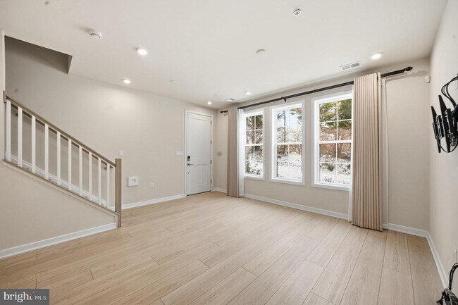 Building Photo - 7488 Backett Wood Ter