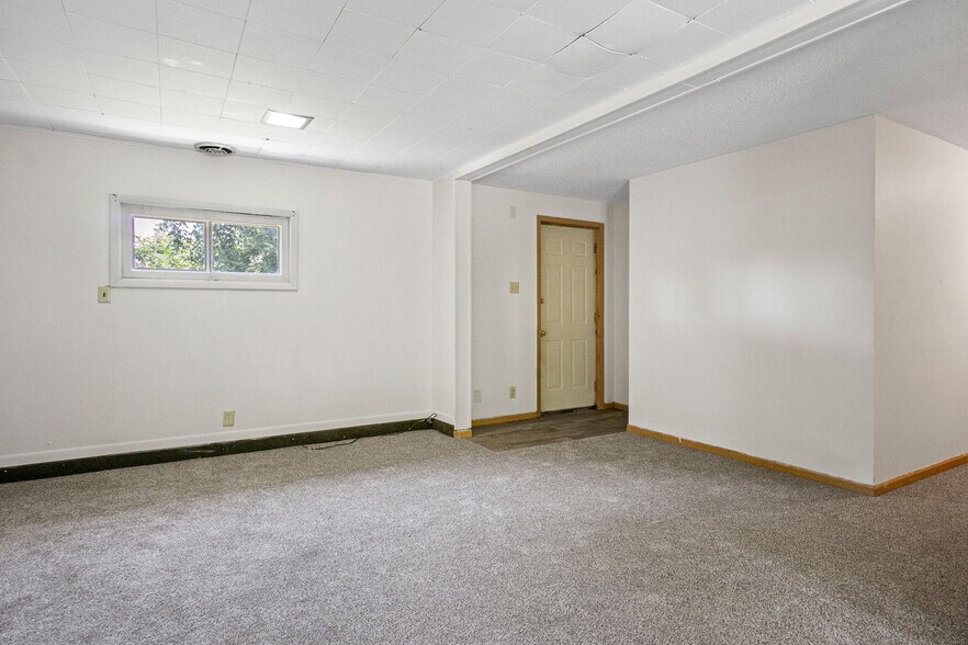 Building Photo - 1321 2nd St W
