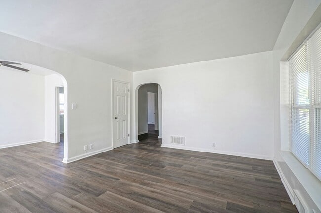 Building Photo - 5159 E 16th St